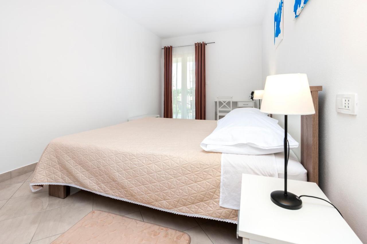 Apartments Vinko Rovinj Exterior photo